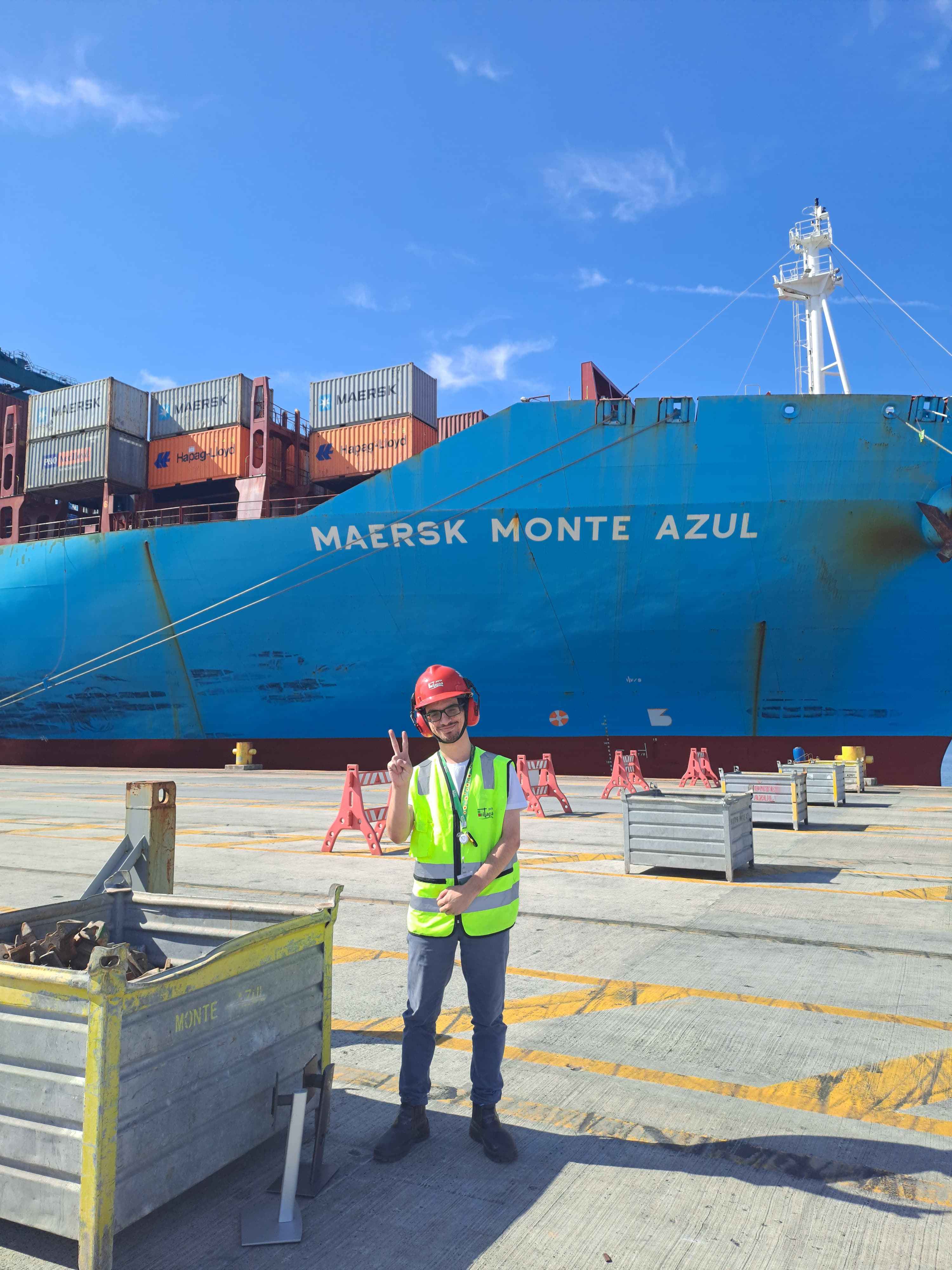 Foto do João no trabalho